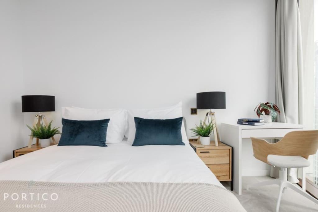 Stunning 2-bed With Pool In Nine Elms Apartamento