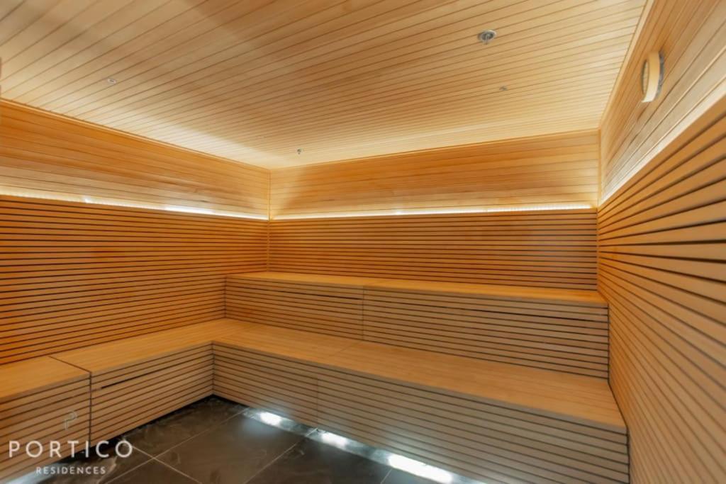 Stunning 2-bed With Pool In Nine Elms Apartamento