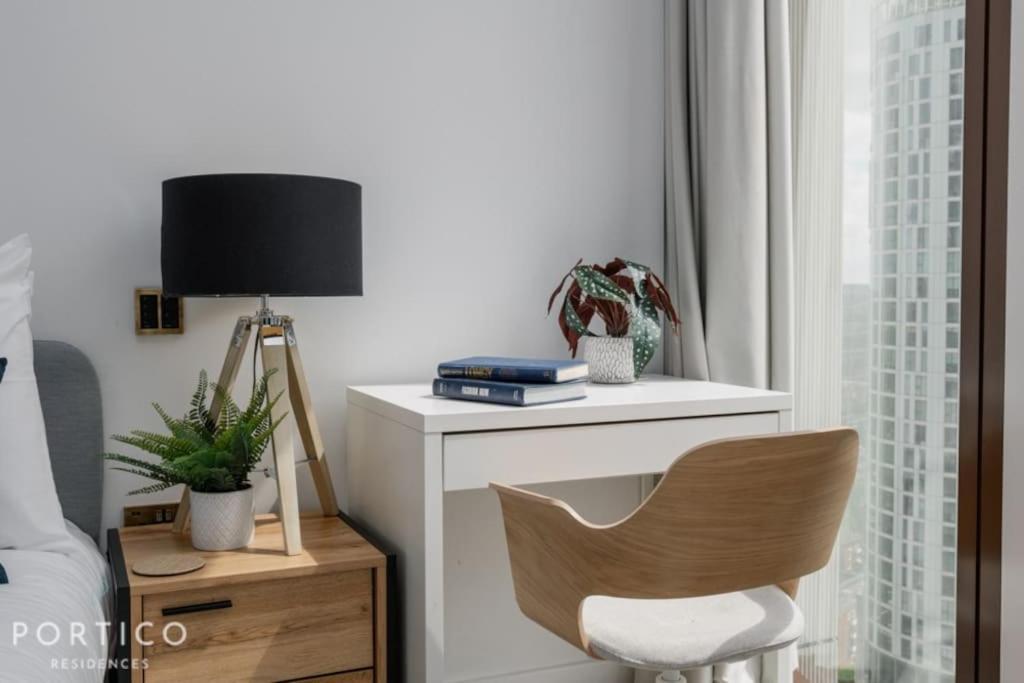 Stunning 2-bed With Pool In Nine Elms