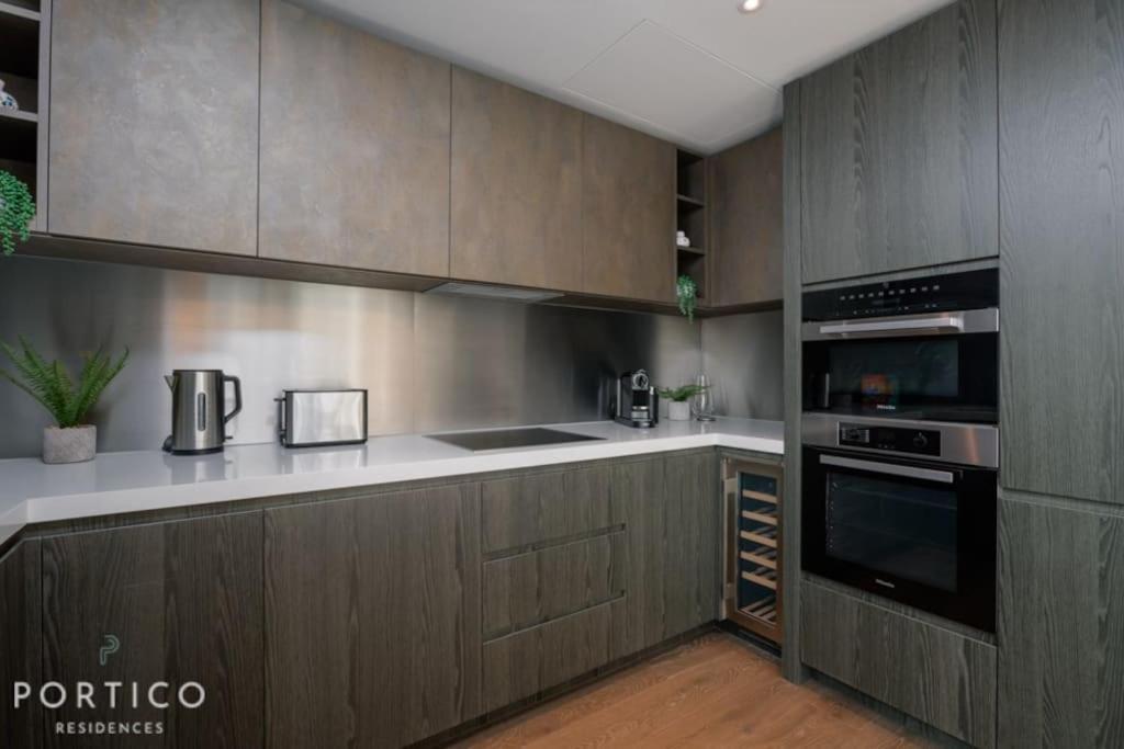 Stunning 2-bed With Pool In Nine Elms Apartamento *
