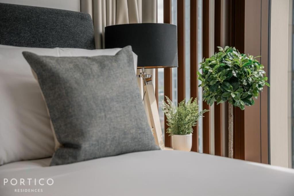 Stunning 2-bed With Pool In Nine Elms Londres