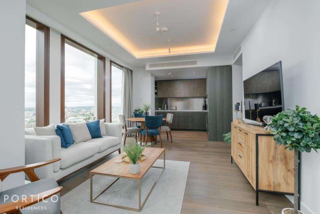 Stunning 2-bed With Pool In Nine Elms Apartamento