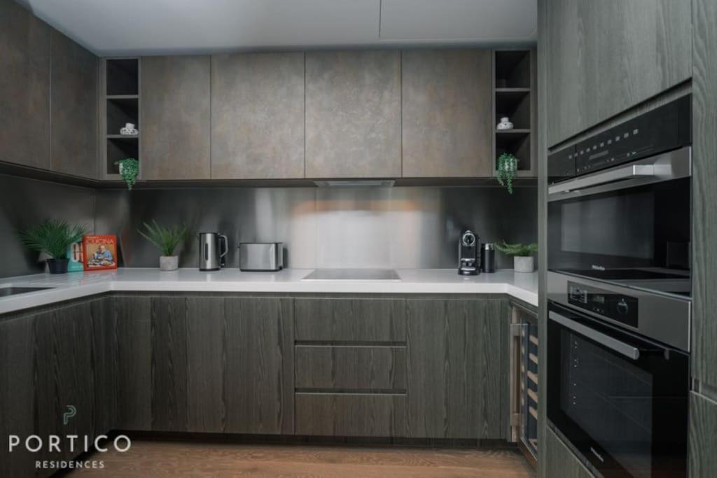 Stunning 2-bed With Pool In Nine Elms * Londres